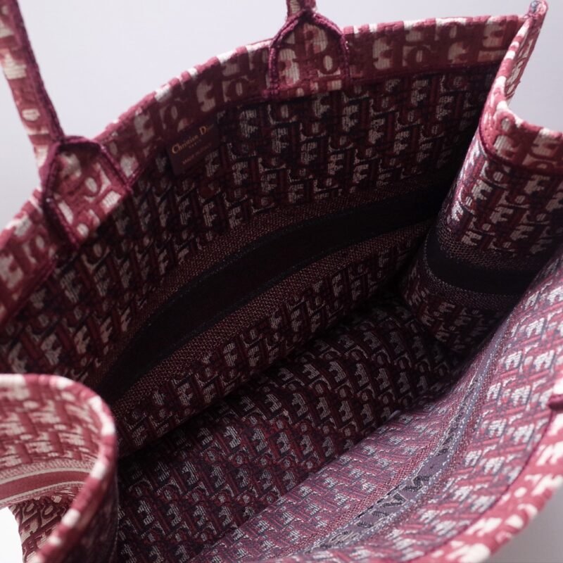 Fake Dior Tote Book Red Print - Image 7