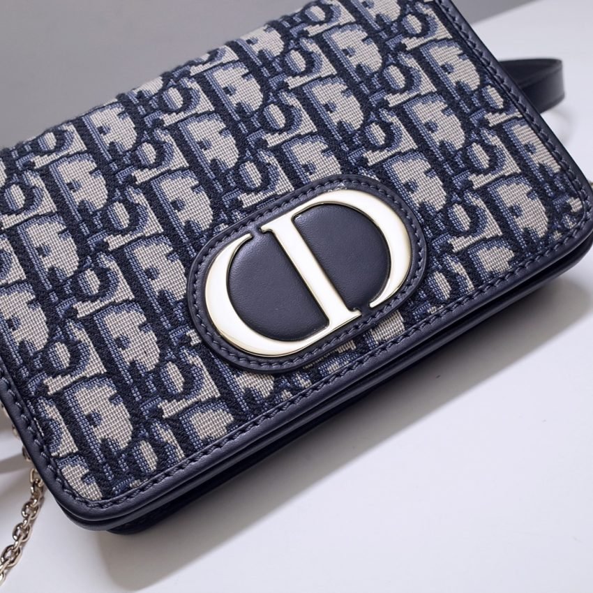 Fake Dior 30 Montaigne Pouch - Image 9