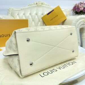 Alternative view of Replica Louis Vuitton Carmel White