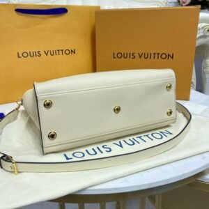 Alternative view of Replica Louis Vuitton On My Side All White