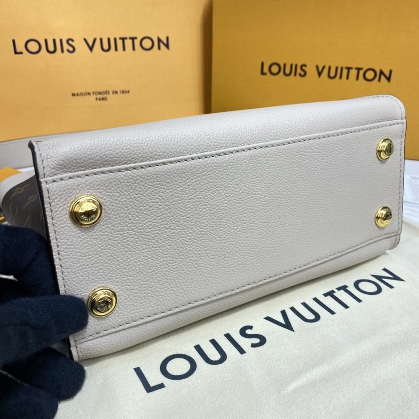 Fake Louis Vuitton On My Side PM Beige - Image 4