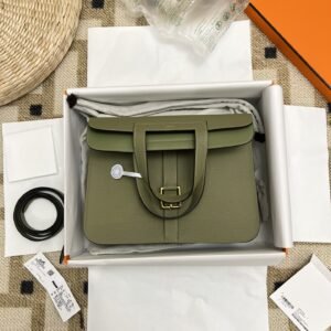 Alternative view of Fake Hermès Halzan Green