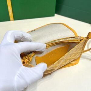 Alternative view of Replica Goyard Plumet Pocket Wallet Yellow