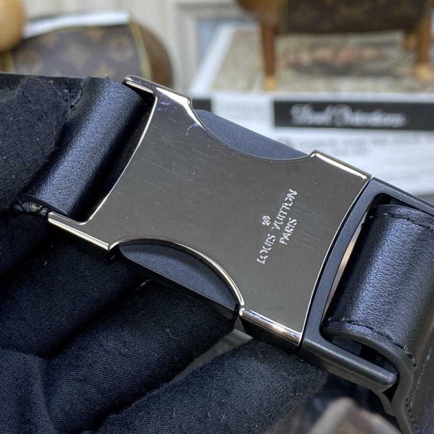 Fake Louis Vuitton Bumbag Discovery Black - Image 2