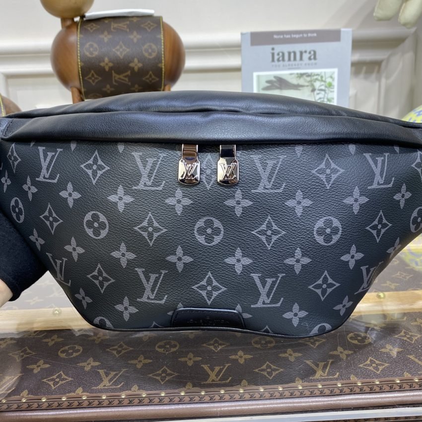 Fake Louis Vuitton Bumbag Discovery Black - Image 4