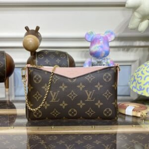 Fake Louis Vuitton Pallas Clutch Pink