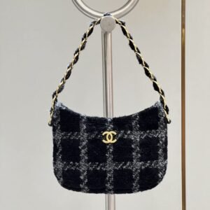 CHANEL 22k Woolen Hobo