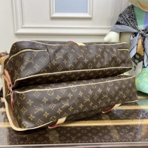 Alternative view of Replica Louis Vuitton Hunting Bag