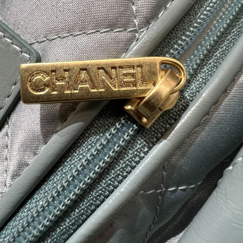 CHANEL 22 Small Handbag Mint Green - Image 3