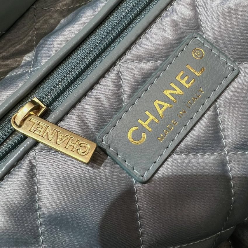 CHANEL 22 Medium Handbag Mint Green - Image 5