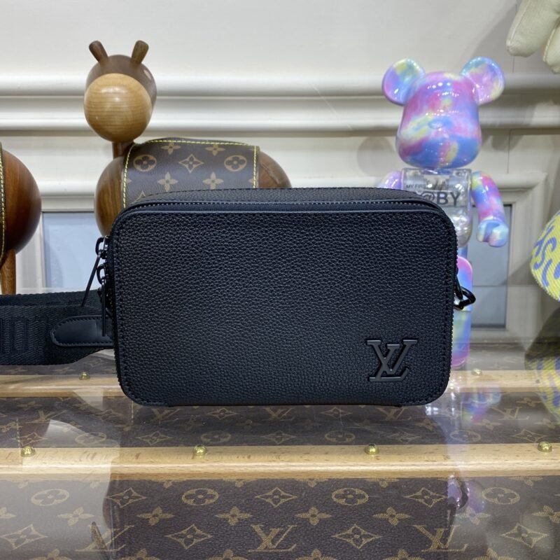 Fake Louis Vuitton Alpha Messenger Black