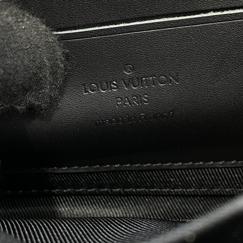 Fake Louis Vuitton Alpha Messenger Black - Image 2