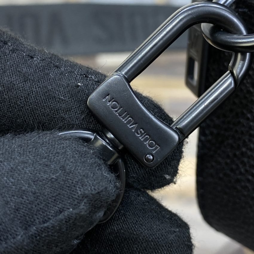 Fake Louis Vuitton Alpha Messenger Black - Image 9