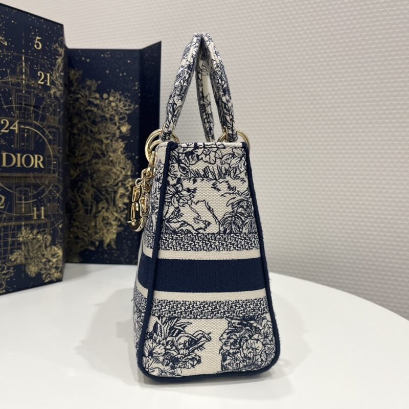 Replica Lady Dior D – Lite Blue Star - Image 3