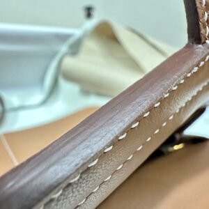 Alternative view of Replica Hermès Halzan Brown