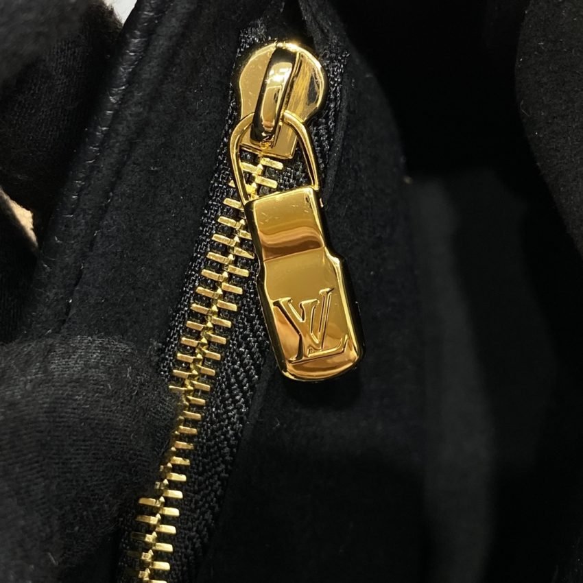 Fake Louis Vuitton Wallet On Chain Ivy Black - Image 3