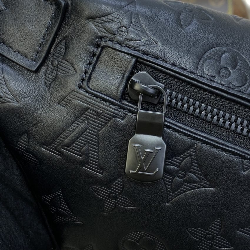 Fake Louis Vuitton Bumbag Discovery Full Black - Image 7
