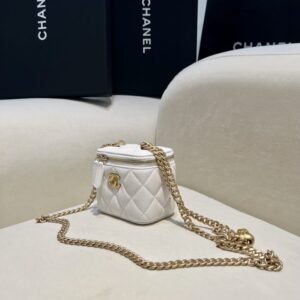 Alternative view of CHANEL 23P Heart Lipstick Bag White