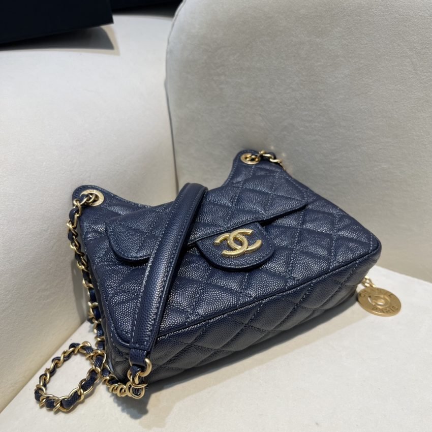 CHANEL 23c Hobo Small Dark Blue - Image 4