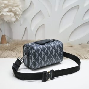 Alternative view of Replica Dior Lingot 22 Diamond Blue