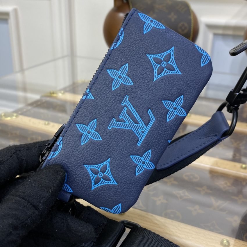 Fake Louis Vuitton Trio Messenger Blue - Image 3