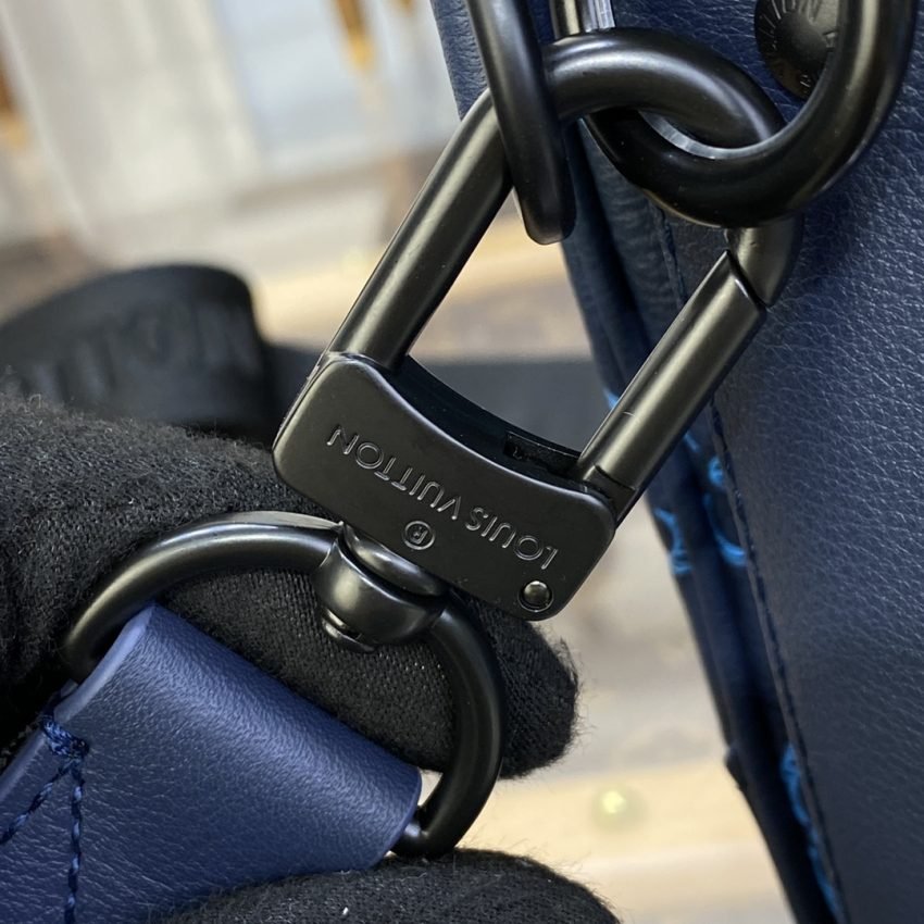 Fake Louis Vuitton Trio Messenger Blue - Image 5