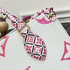 Alternative view of Replica LV Onthego PM Pink&White
