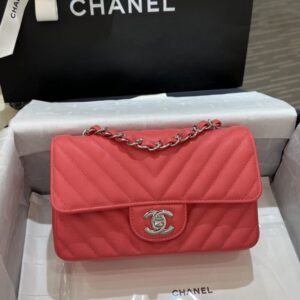 CHANEL Classic Flap V 20cm Red