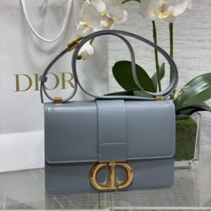 Fake Dior 30 Montaigne Blue