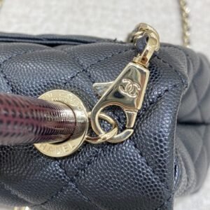 Alternative view of CHANEL 23P Coco Lizard Handle