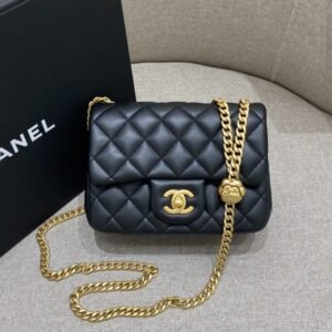 CHANEL 23S Camellia Square Black