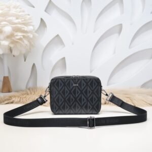 Fake Dior Zipped Pouch Diamond Black