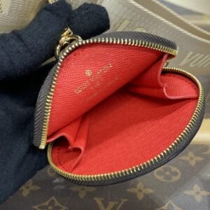 Alternative view of Replica LV Onthego East West Brown