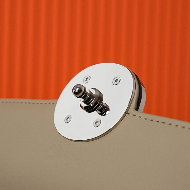 Replica Gucci Horsebit 1995 Semi – Circular Canvas - Image 19