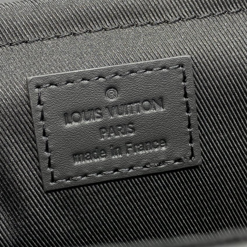 Fake Louis Vuitton S – Cape Messenger Black - Image 6