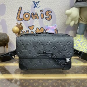 Replica Louis Vuitton Steamer Messenger Black