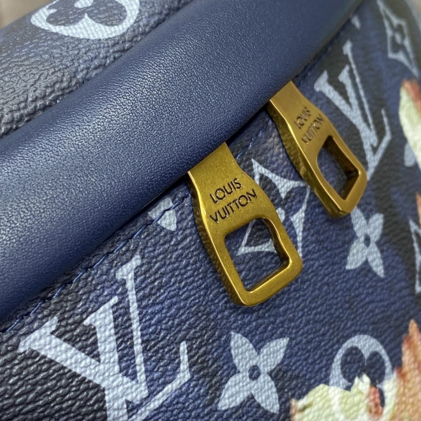 Fake Louis Vuitton Bumbag Discovery Blue Fire - Image 7
