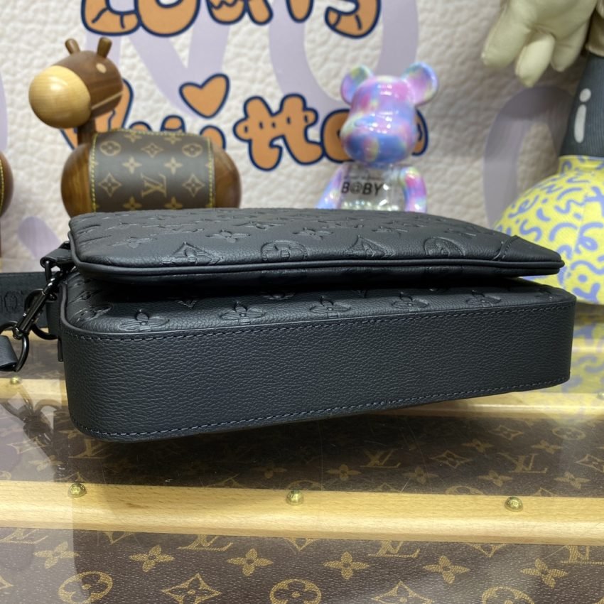 Replica Louis Vuitton Trio Messenger Full Black - Image 6