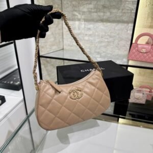 CHANEL 23k Large Caramel