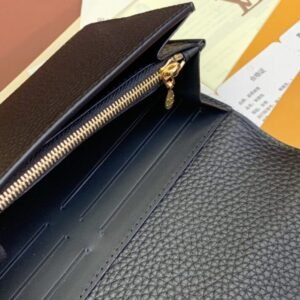 Alternative view of Louis Vuitton Capucines Long Black