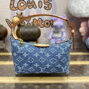 Fake Louis Vuitton Hills Pochette