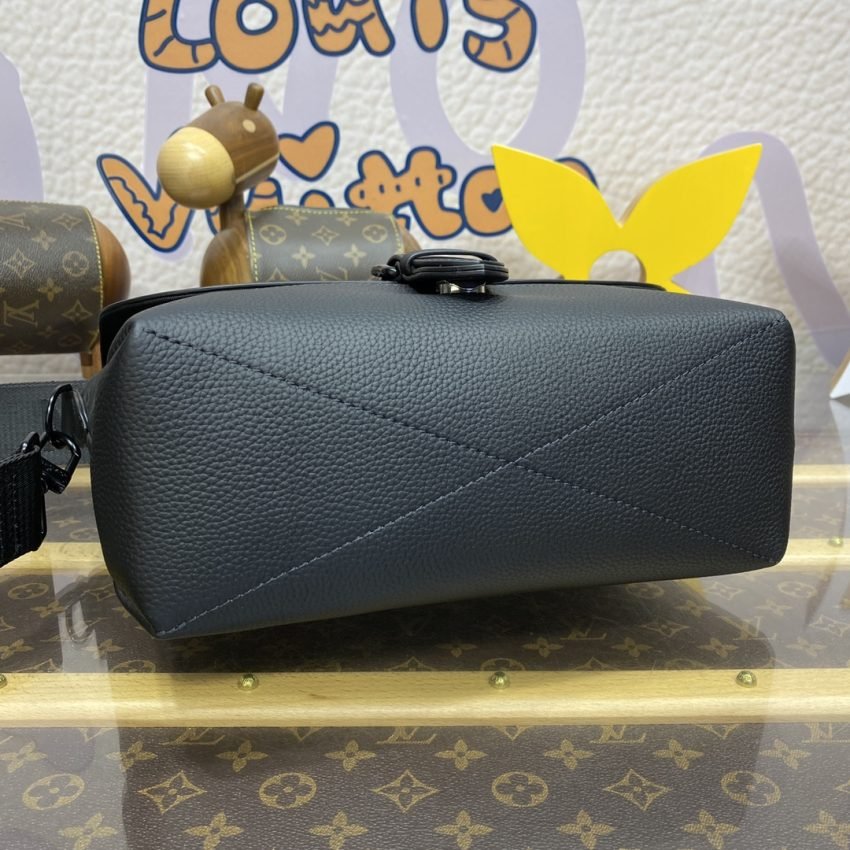 Fake Louis Vuitton Saumur Messenger Bag - Image 3