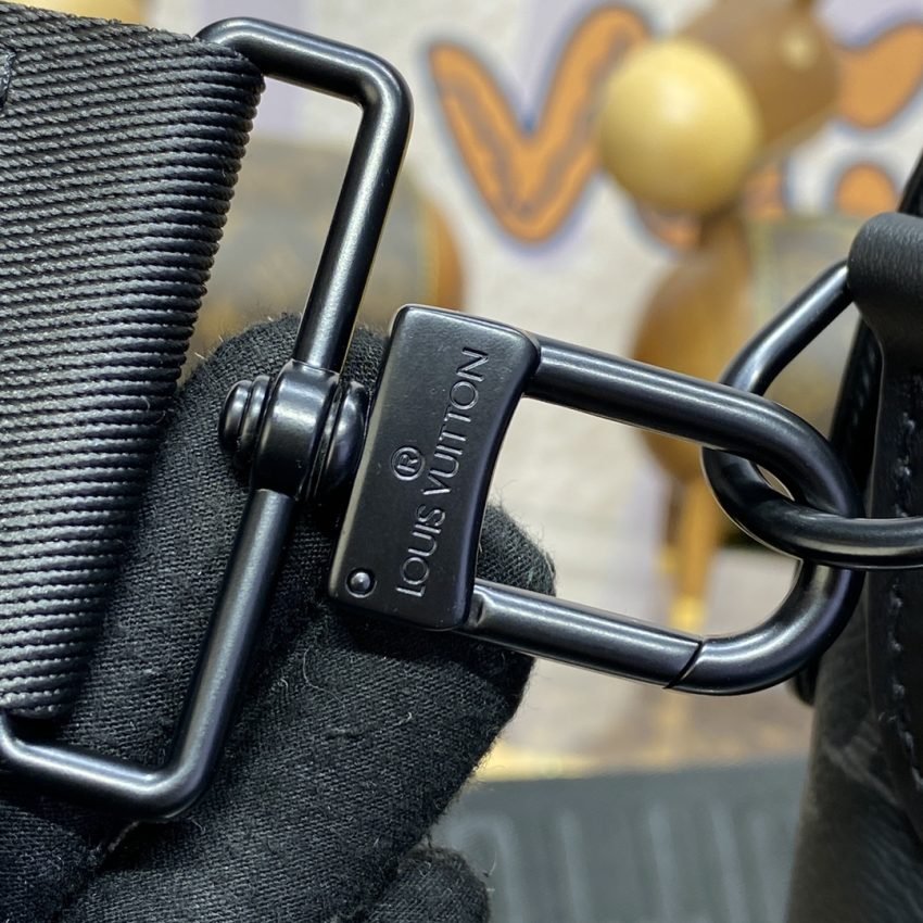 Fake Louis Vuitton Saumur Messenger Bag - Image 4
