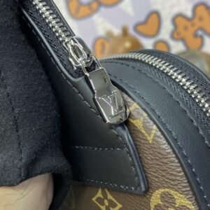 Alternative view of Fake Louis Vuitton Avenue Slingbag Brown