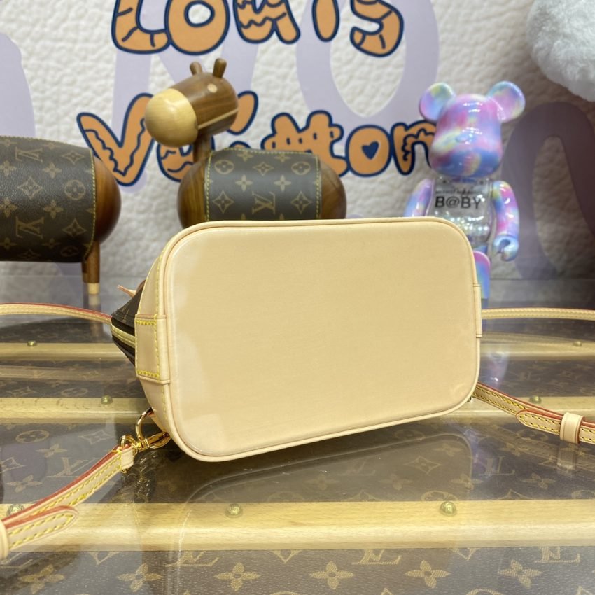 Replica Louis Vuitton Alma Backpack Monogram - Image 10