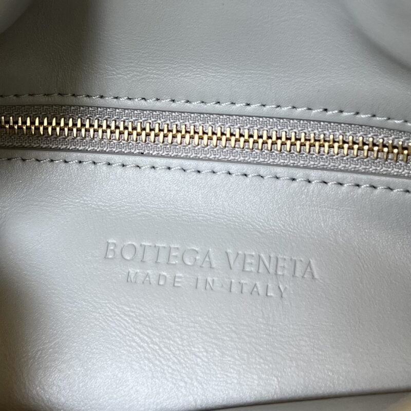 Fake Bottega Veneta Hop Wave - Image 8