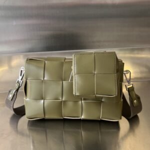 Alternative view of Replica Bottega Veneta Cassette With Versatile Strap