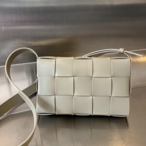 Alternative view of Fake Bottega Veneta Cassette 2.0 Beige