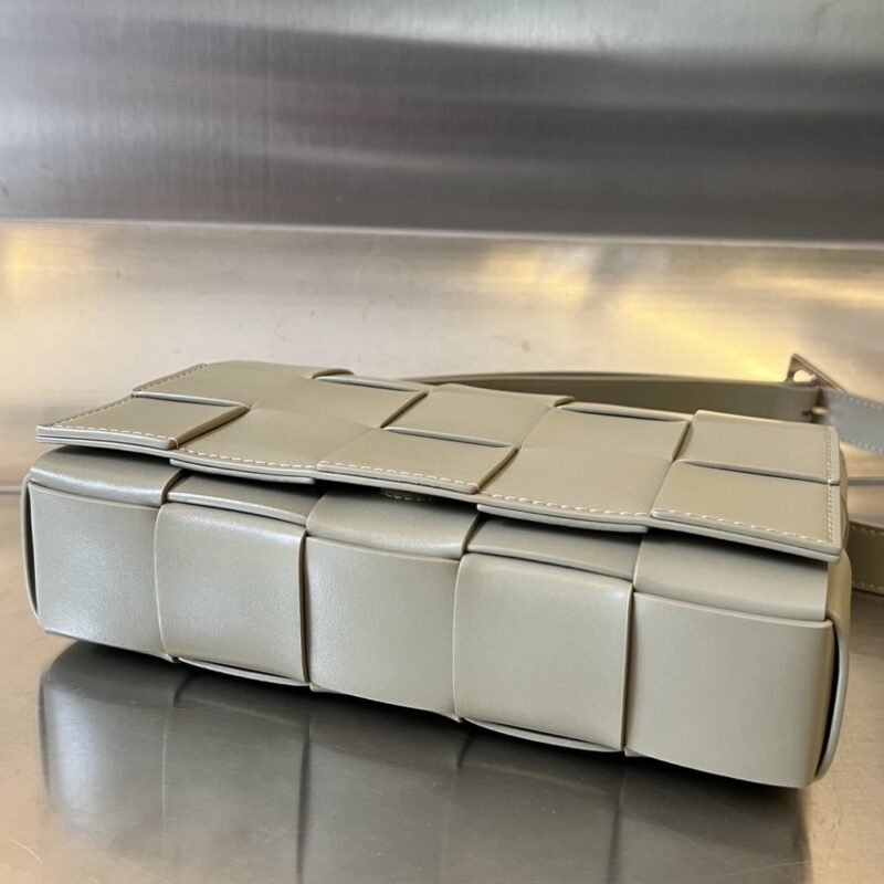 Fake Bottega Veneta Cassette 2.0 Beige - Image 4