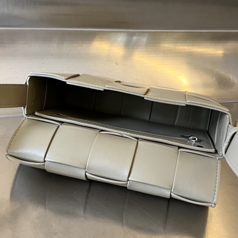 Fake Bottega Veneta Cassette 2.0 Beige - Image 6